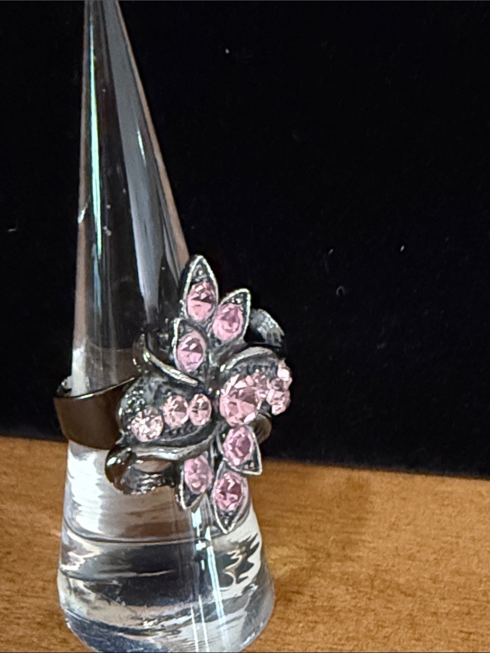 Vintage Pink Rhinestone Silvertone statement ring - Picture 5 of 5